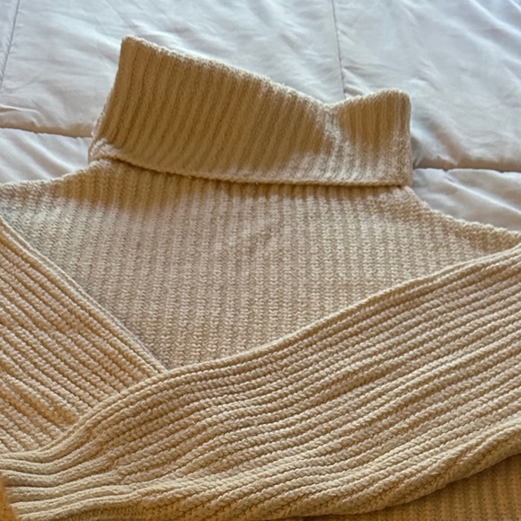Sweater - Picture 5 of 5